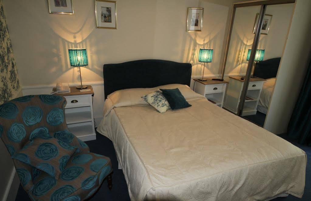 Brit Hotel & Spa Le Roc Au Chien Bagnoles de l'Orne Normandie Esterno foto