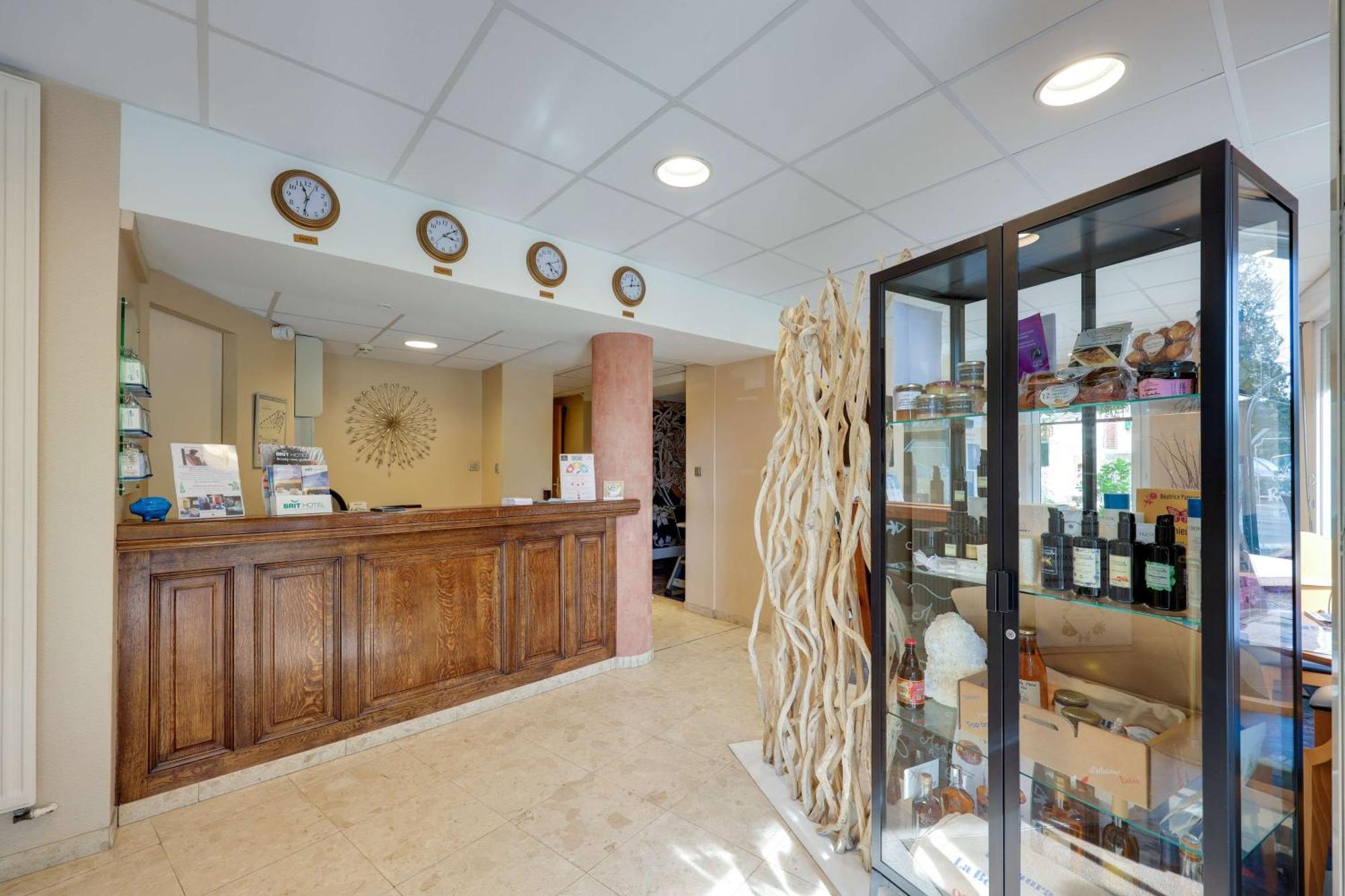 Brit Hotel & Spa Le Roc Au Chien Bagnoles de l'Orne Normandie Esterno foto