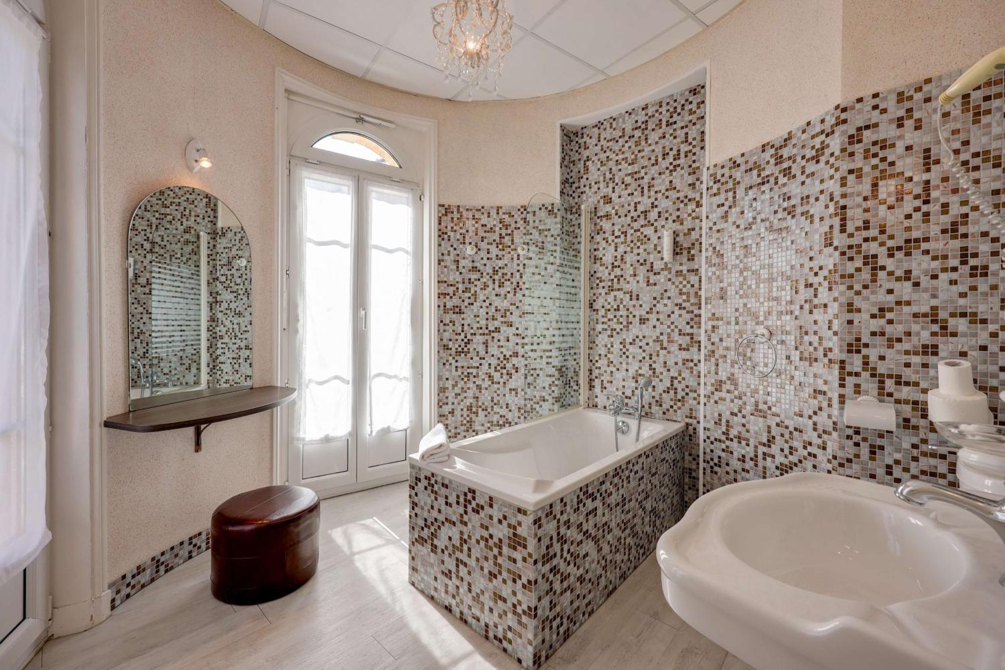 Brit Hotel & Spa Le Roc Au Chien Bagnoles de l'Orne Normandie Esterno foto