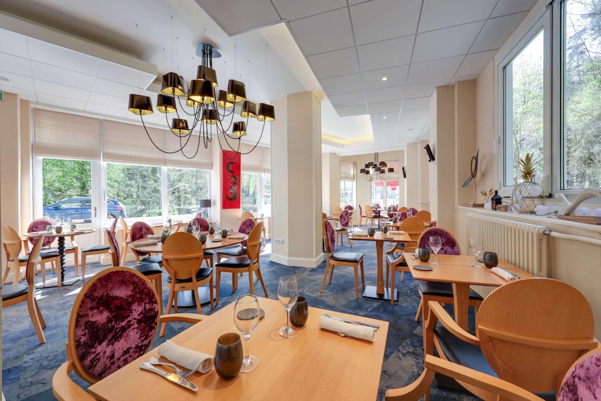 Brit Hotel & Spa Le Roc Au Chien Bagnoles de l'Orne Normandie Esterno foto
