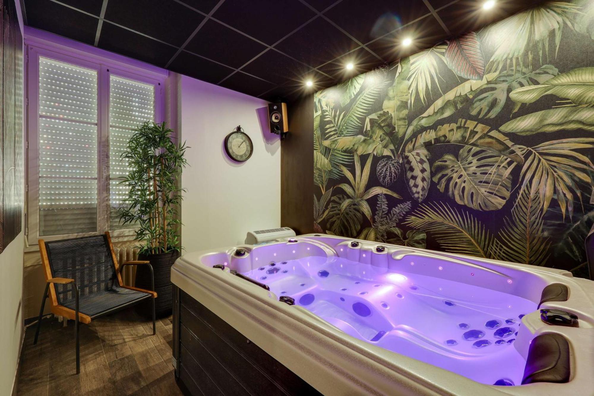 Brit Hotel & Spa Le Roc Au Chien Bagnoles de l'Orne Normandie Esterno foto