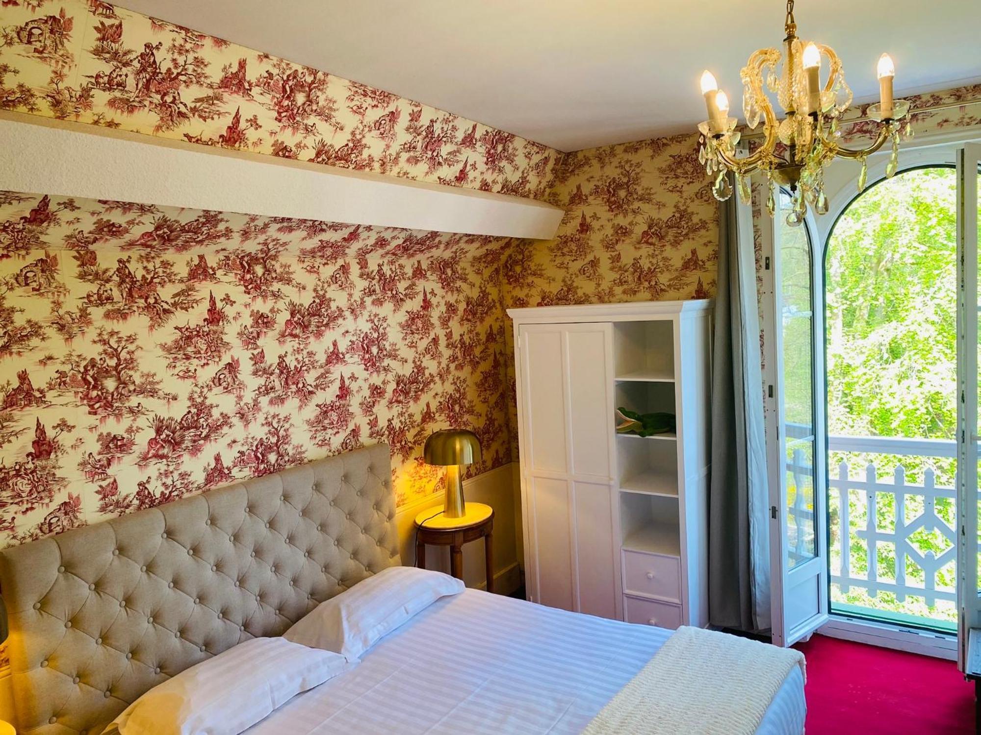 Brit Hotel & Spa Le Roc Au Chien Bagnoles de l'Orne Normandie Esterno foto